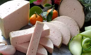 Nhận biết giò, chả có hàn the dịp Tết