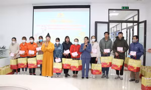 Đại biểu Quốc hội tỉnh thăm, chúc Tết CNLĐ tại Khu Công nghiệp Đông Mai
