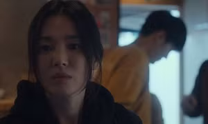 Song Hye Kyo bị chê trong phim mới ngập cảnh 18+