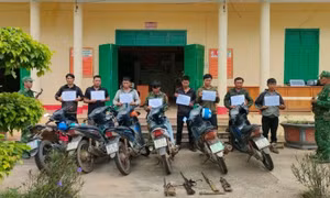 8 đối tượng mang súng tự chế lên biên giới săn thú