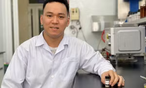 Thạc sĩ chế tạo xúc tác nano vàng khử chất độc trong nước thải
