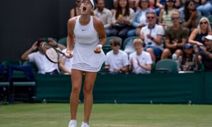 Thần đồng 16 tuổi vào vòng bốn Wimbledon