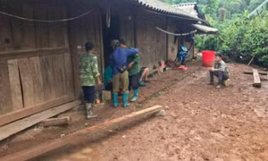 Sáu người trong gia đình gặp nạn khi qua mương cạn bị nước cuốn, hai trẻ tử vong