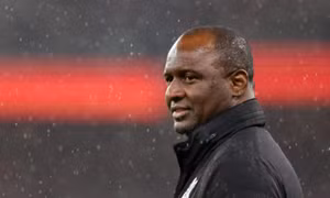 Patrick Vieira làm HLV cho đội bóng của Todd Boehly