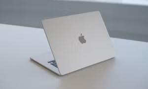 Apple: 'MacBook Air 15 inch ra mắt chậm vì chip Intel'
