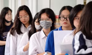 Tuyển sinh ĐH 2023: Băn khoăn điểm chuẩn xét tuyển sớm 