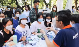 Tuyển sinh Đại học 2023: Dự báo điểm chuẩn xét tuyển biến động nhẹ