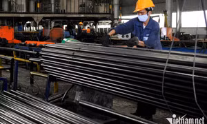 Giá thép giảm lần thứ 13 liên tiếp
