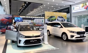 Đại lý xe, khách hàng đón tin vui khi chính thức giảm lệ phí trước bạ