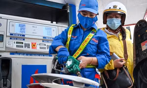 Giá xăng giảm nhẹ về mức 20.470 đồng/lít
