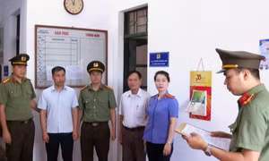 Bắt tạm giam nguyên Chủ tịch thị xã Phú Thọ và nhiều đồng phạm