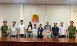 Triệt phá tụ điểm bán dâm do người Hàn Quốc cầm đầu, doanh thu hơn 4 tỉ đồng/tháng ở TPHCM