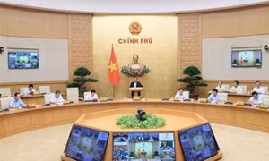 Bảo đảm đủ điện và xăng dầu phục vụ sản xuất, kinh doanh và tiêu dùng