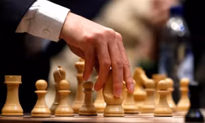 Trò chơi ô chữ, cờ vua giúp giảm nguy cơ sa sút trí tuệ ở người cao tuổi