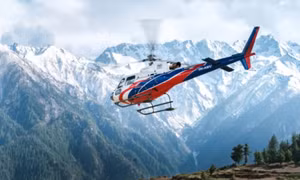 Trực thăng tham quan đỉnh Everest gặp nạn, 5 người chết
