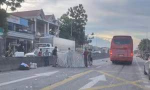 Hai người đi xe máy tử vong sau va chạm với ô tô ở Thanh Hóa