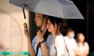 Các cách tránh nóng đơn giản tại nhà