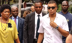 Cầu thủ PSG bất bình với phát ngôn của Mbappe