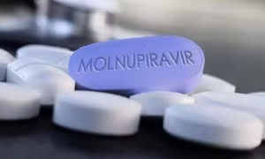 Lưu ý khi uống Molnupiravir trên người có bệnh nền