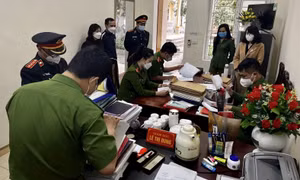 Nữ giám đốc bỏ nhiều khoản thu chi ngoài sổ sách