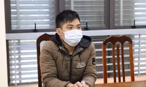 Vận động đối tượng truy nã xuất cảnh trái phép ra đầu thú