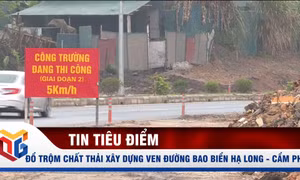 Đổ trộm chất thải xây dựng ven đường bao biển Hạ Long - Cẩm Phả