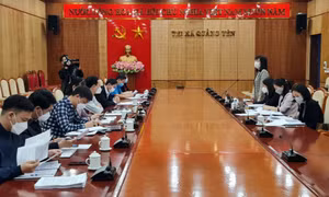 Ban Pháp chế HĐND tỉnh giám sát việc tuyển dụng, sử dụng và quản lý công chức cấp xã tại TX Quảng Yên