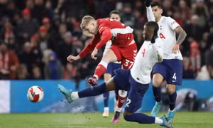 Tottenham dừng bước ở Cup FA