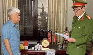 Khởi tố bị can, cấm đi khỏi nơi cư trú đối với Phó Chủ tịch UBND huyện Yên Định