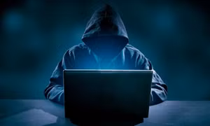 Hacker Nga "phản công", đánh sập trang web của Anonymous