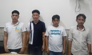 Nhóm đối tượng hung hãn xông vào nhà đánh 3 người tới tấp gây khiếp đảm