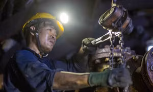 Xuống lò cùng thợ mỏ Hà Lầm