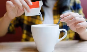 Người mắc Covid-19 có nên kiêng uống cà phê?