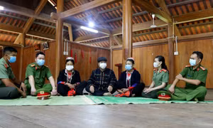 Xây dựng công an huyện toàn diện, công an xã chính quy
