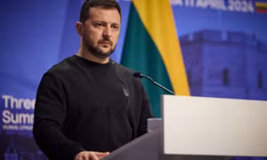 Tỉ lệ tín nhiệm ông Zelensky thấp kỷ lục