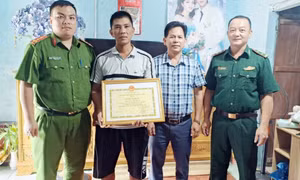 Dũng cảm cứu người trong vụ cháy nổ xuồng cao tốc