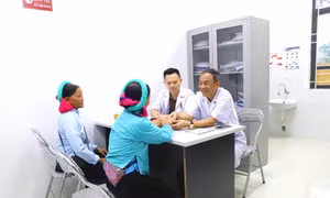 Khám bệnh tình nguyện vì sức khỏe cộng đồng