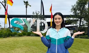 Hoa hậu Huỳnh Trần Ý Nhi về nước chuẩn bị cho Miss World 2025
