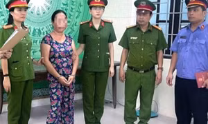 Bắt "bà trùm" mua bán ma túy dạng "cỏ Mỹ" ở Huế