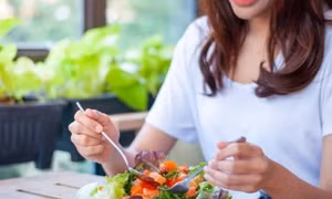5 thói quen ngay sau bữa ăn âm thầm hủy hoại cơ thể bạn
