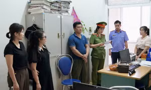 Phó giám đốc Trung tâm đào tạo nghề cùng 5 cán bộ bị khởi tố