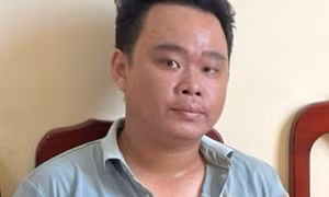 Đâm hai người hàng xóm thương vong rồi về nhà chờ công an bắt