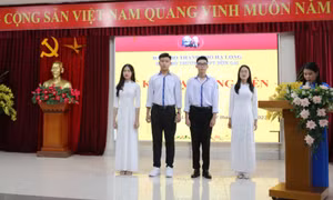 Tuổi 18 dưới cờ Đảng
