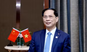 Bộ trưởng Bùi Thanh Sơn trả lời báo chí về chuyến công tác của Thủ tướng Chính phủ tham dự Hội nghị WEF Đại Liên và làm việc tại Trung Quốc