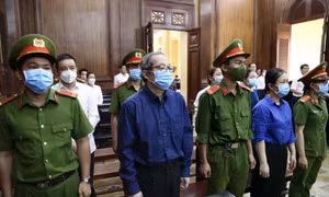 Cựu giám đốc BV TP Thủ Đức Nguyễn Minh Quân lãnh thêm 11 năm tù trong vụ án thứ hai