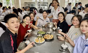 Tiếp sức sĩ tử "vượt vũ môn"