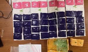 Bắt đối tượng vận chuyển gần 8.000 viên ma túy tổng hợp