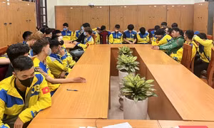 Tạm giữ 14 'xe ôm' công nghệ Be trong vụ tụ tập gây rối ở Hà Nội