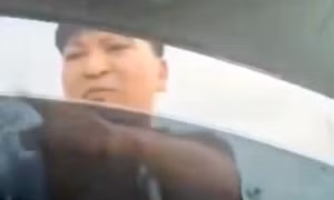 Nghi vấn thầy dạy lái xịt hơi cay tài xế khác, dọa không xóa clip ‘sẽ đánh chết’