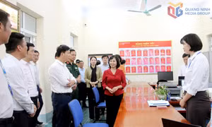Phó Bí thư Thường trực Tỉnh ủy Trịnh Thị Minh Thanh làm việc tại xã Hải Sơn và phường Móng Cái 1
